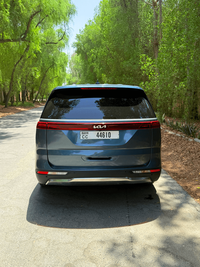 تأجير KIA Carnival 2024 في دبي - صورة 6