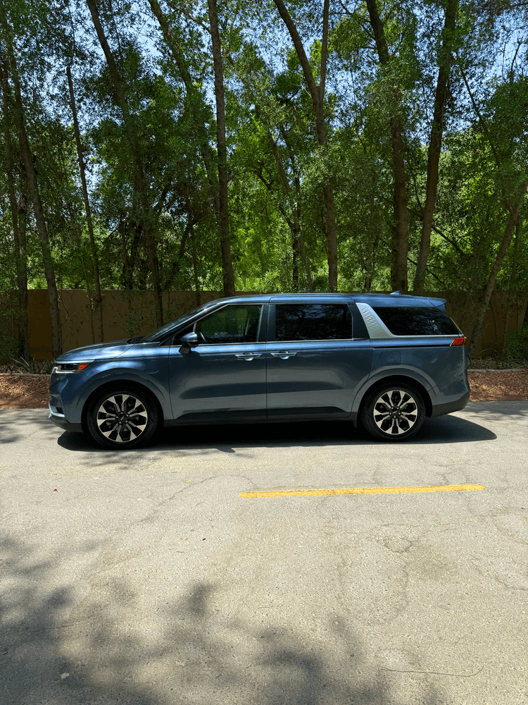 تأجير KIA Carnival 2024 في دبي - صورة 4