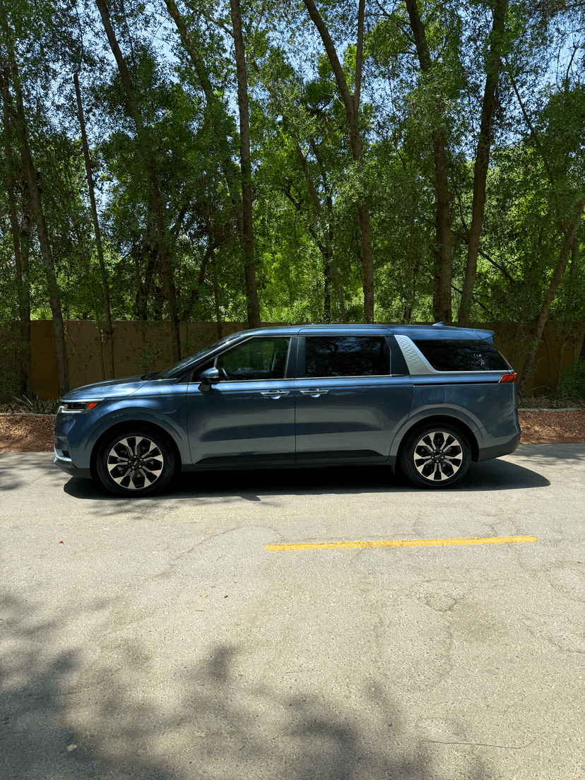 تأجير KIA Carnival 2024 في دبي - صورة 4