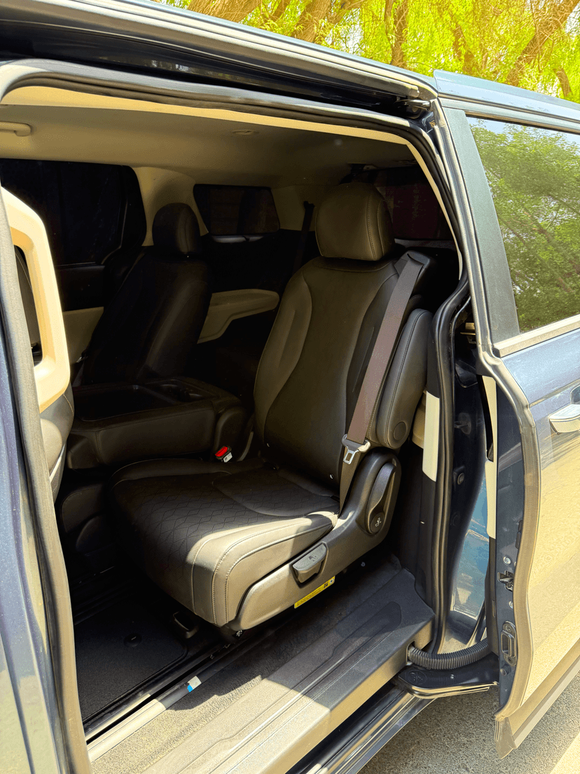 تأجير KIA Carnival 2024 في دبي - صورة 14
