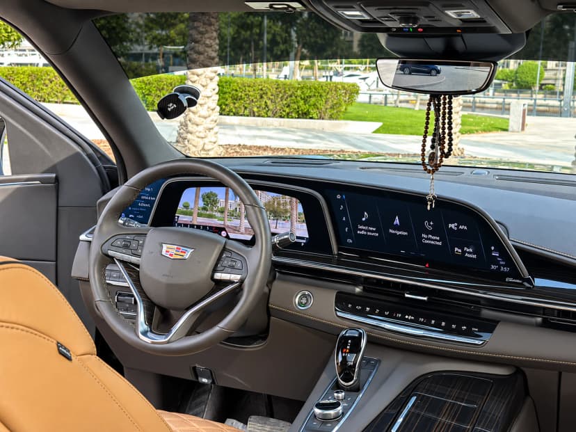 Cadillac Escalade 2024 mieten in Dubai - Ansicht 10