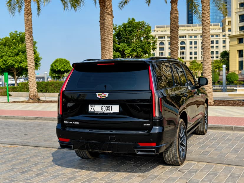 Cadillac Escalade 2024 mieten in Dubai - Ansicht 18