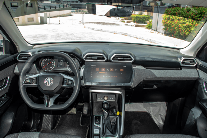 Alquiler MG ZS 2026 Dubái - Vista 23