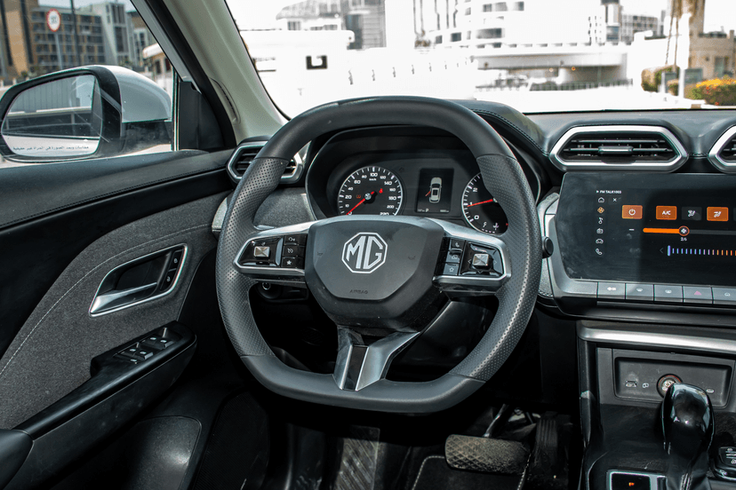 Alquiler MG ZS 2026 Dubái - Vista 24