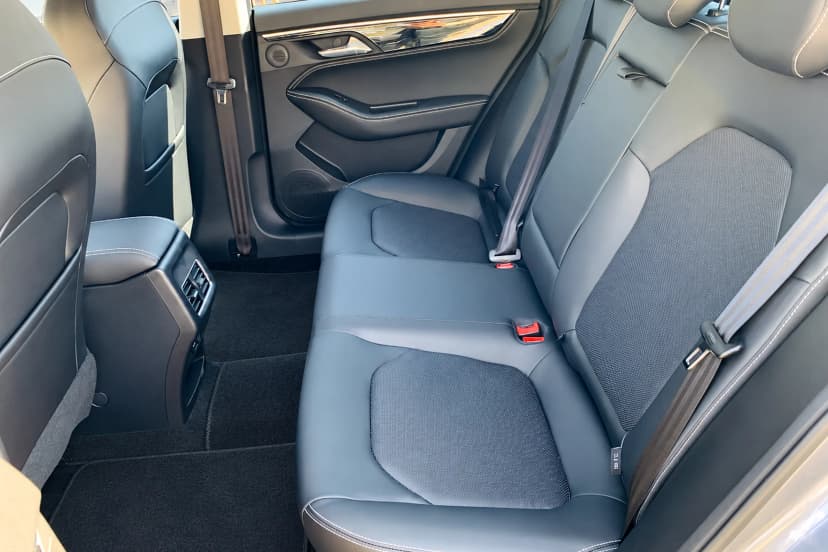 JAC J7 2026 Rental Dubai - View 9