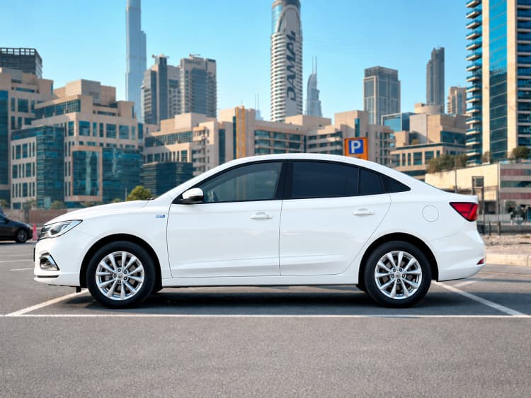 تأجير MG MG5 2025 في دبي - صورة 3