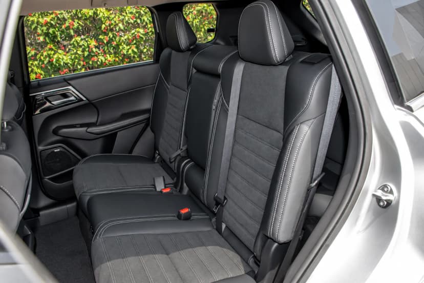 تأجير Mitsubishi Outlander 2026 في دبي - صورة 12