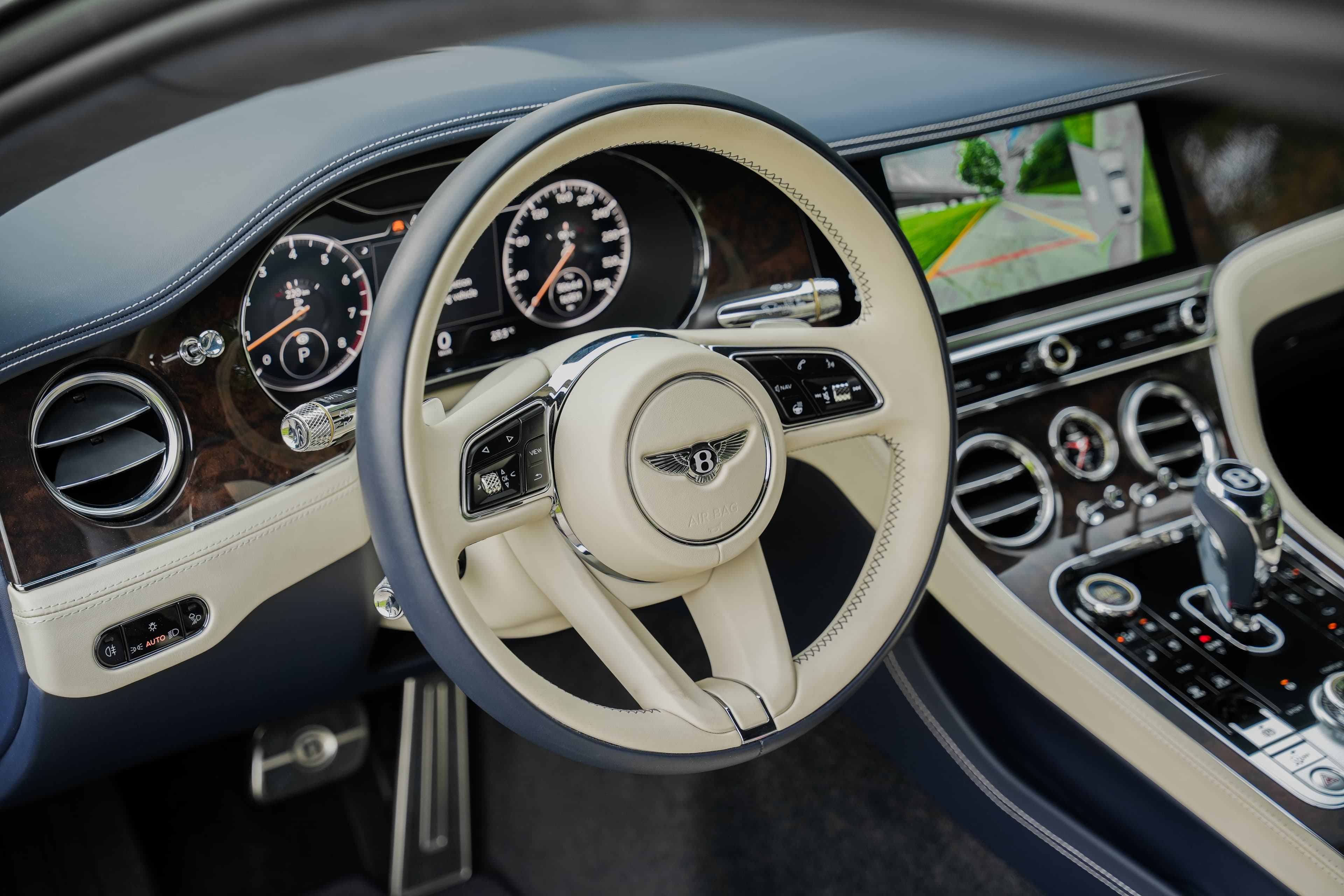 BENTLEY Bentley Continental GT Rental Dubai - Detail View