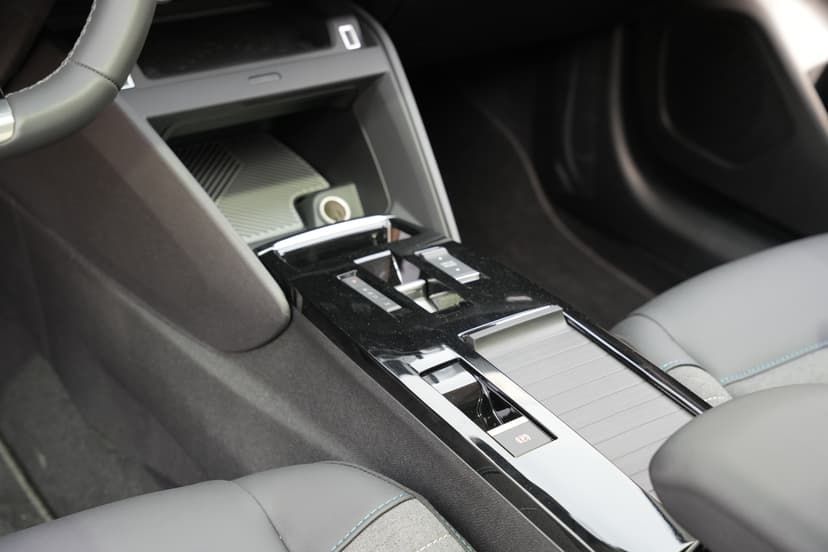 Citroen C4 X 2025 mieten in Dubai - Ansicht 10