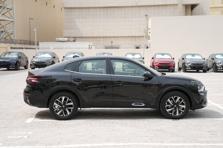 Citroen C4 X 2025 mieten in Dubai - Ansicht 3