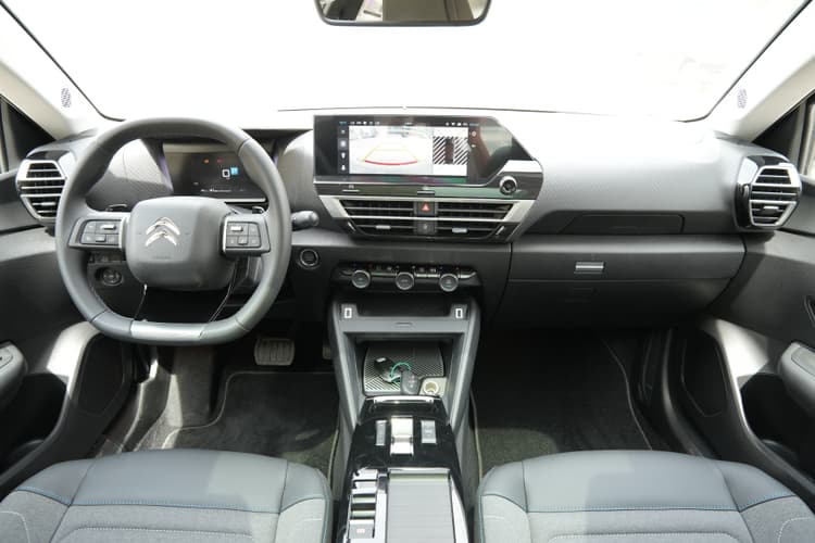 Citroen C4 X 2025 mieten in Dubai - Ansicht 5