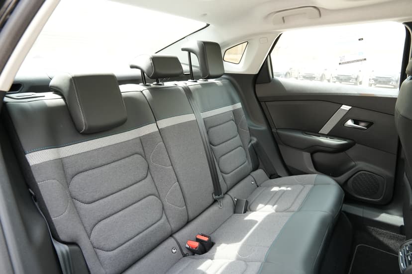 Citroen C4 X 2025 mieten in Dubai - Ansicht 7