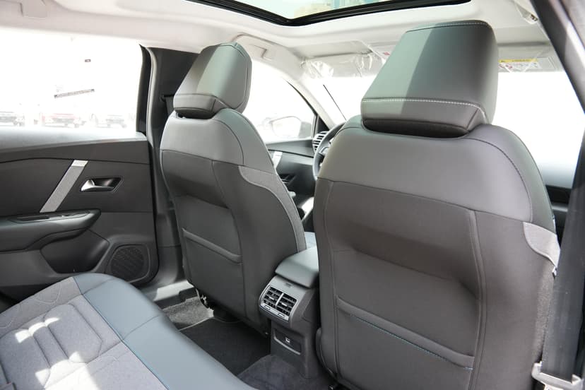 Alquiler Citroen C4 X 2025 Dubái - Vista 7