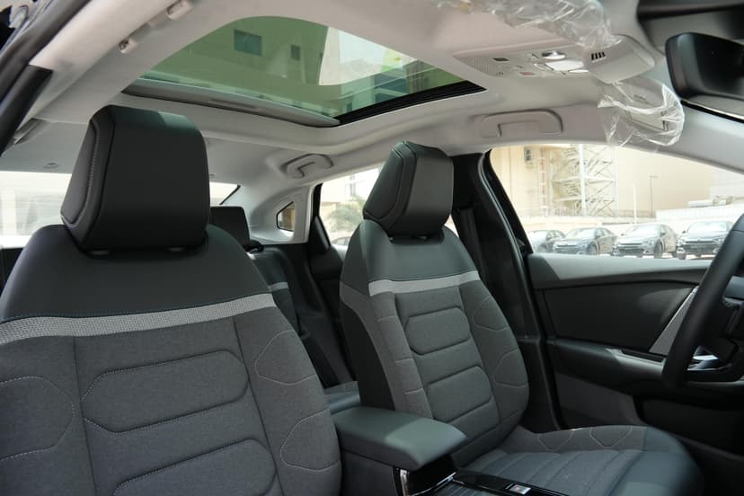 Alquiler Citroen C4 X 2025 Dubái - Vista 9