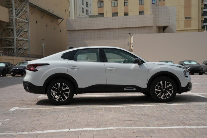 Alquiler Citroen C4 X 2025 Dubái - Vista 5