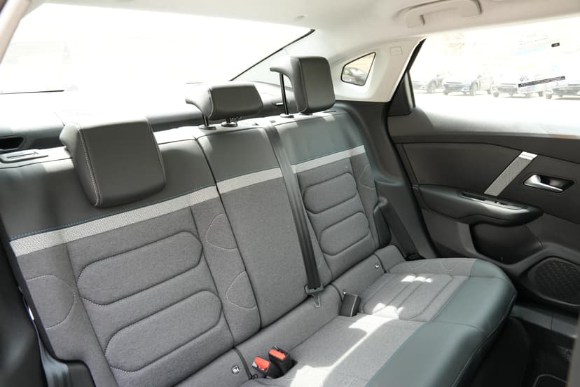 Alquiler Citroen C4 X 2025 Dubái - Vista 6