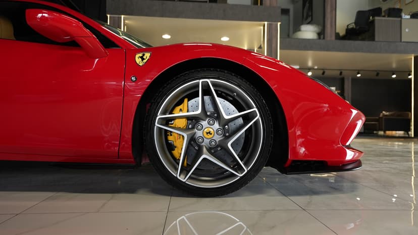 Alquiler Ferrari F8 Tributo 2022 Dubái - Vista 6