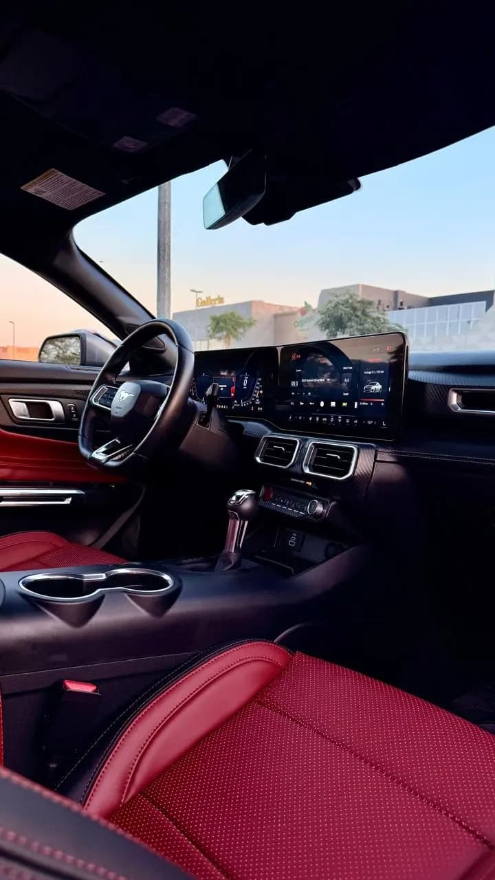 Alquiler Ford Mustang Convertible 2025 Dubái - Vista 9