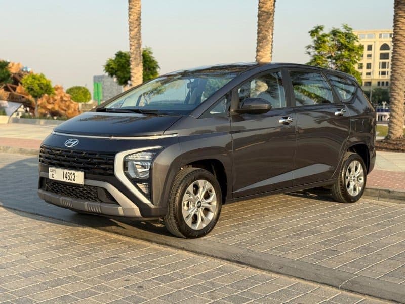 تأجير Hyundai Stargazer 2025 في دبي - المنظر الأمامي