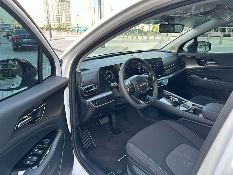 KIA Sportage 2.0L Base/LX (FWD) 2025 Rental Dubai - View 2