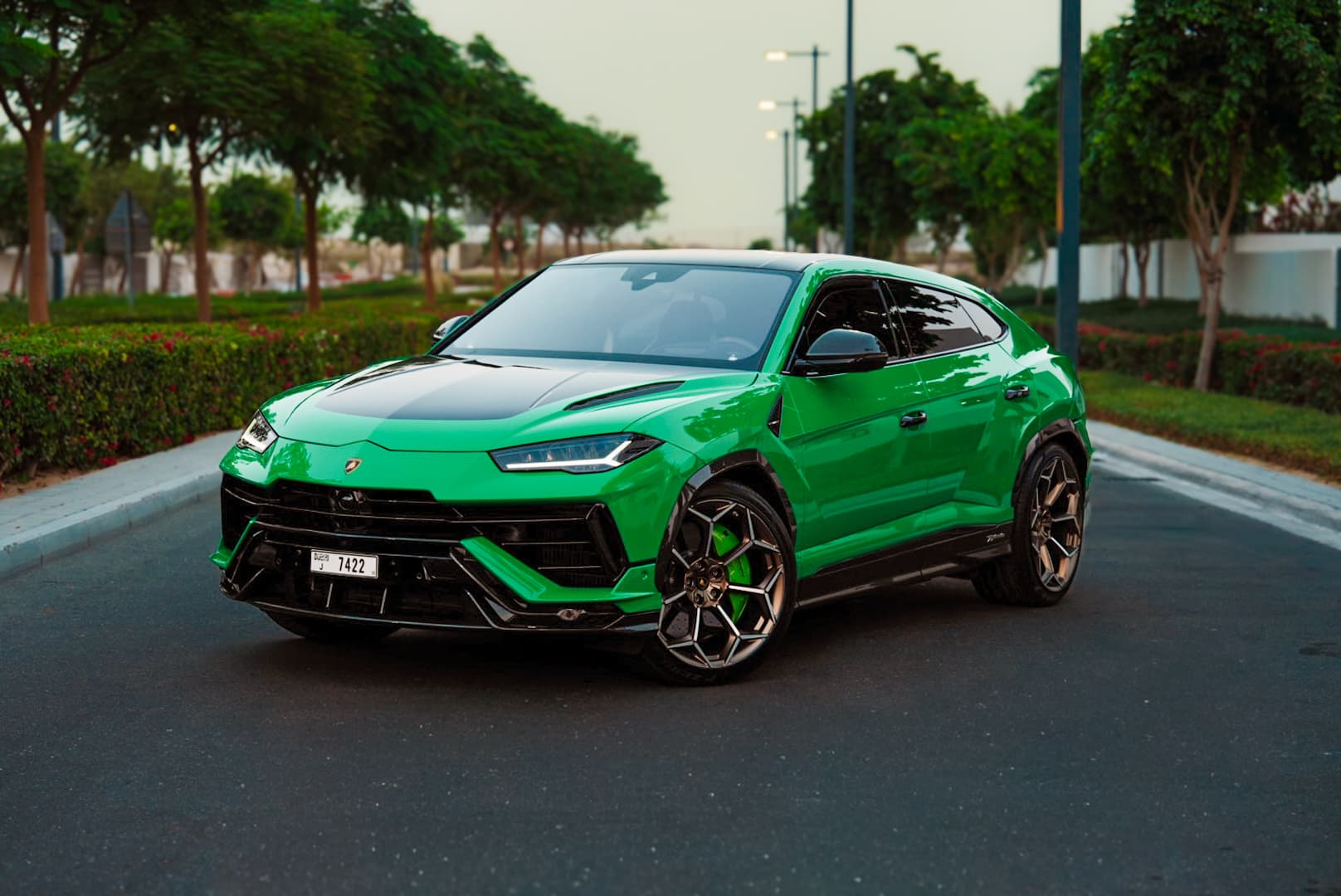 تأجير Lamborghini Urus Performante 2024 في دبي - المنظر الأمامي