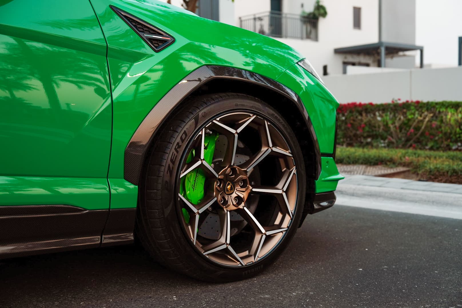 تأجير Lamborghini Urus Performante 2024 في دبي - صورة تفصيلية