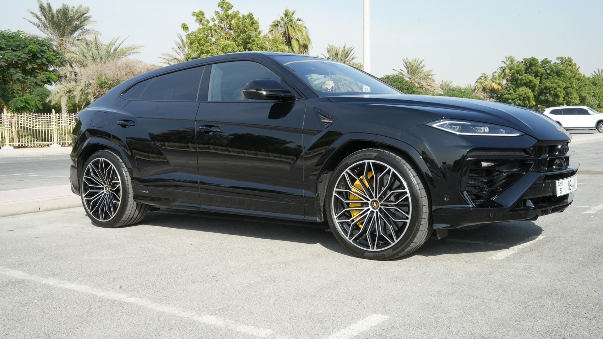 تأجير Lamborghini Urus SE 2025 في دبي - صورة تفصيلية