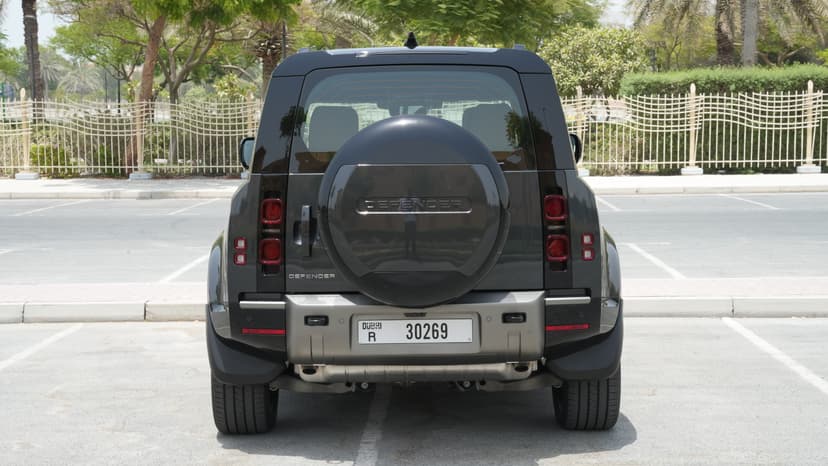 Land Rover Defender 2025 mieten in Dubai - Ansicht 6