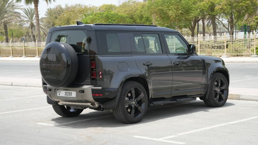 Land Rover Defender 2025 mieten in Dubai - Ansicht 7