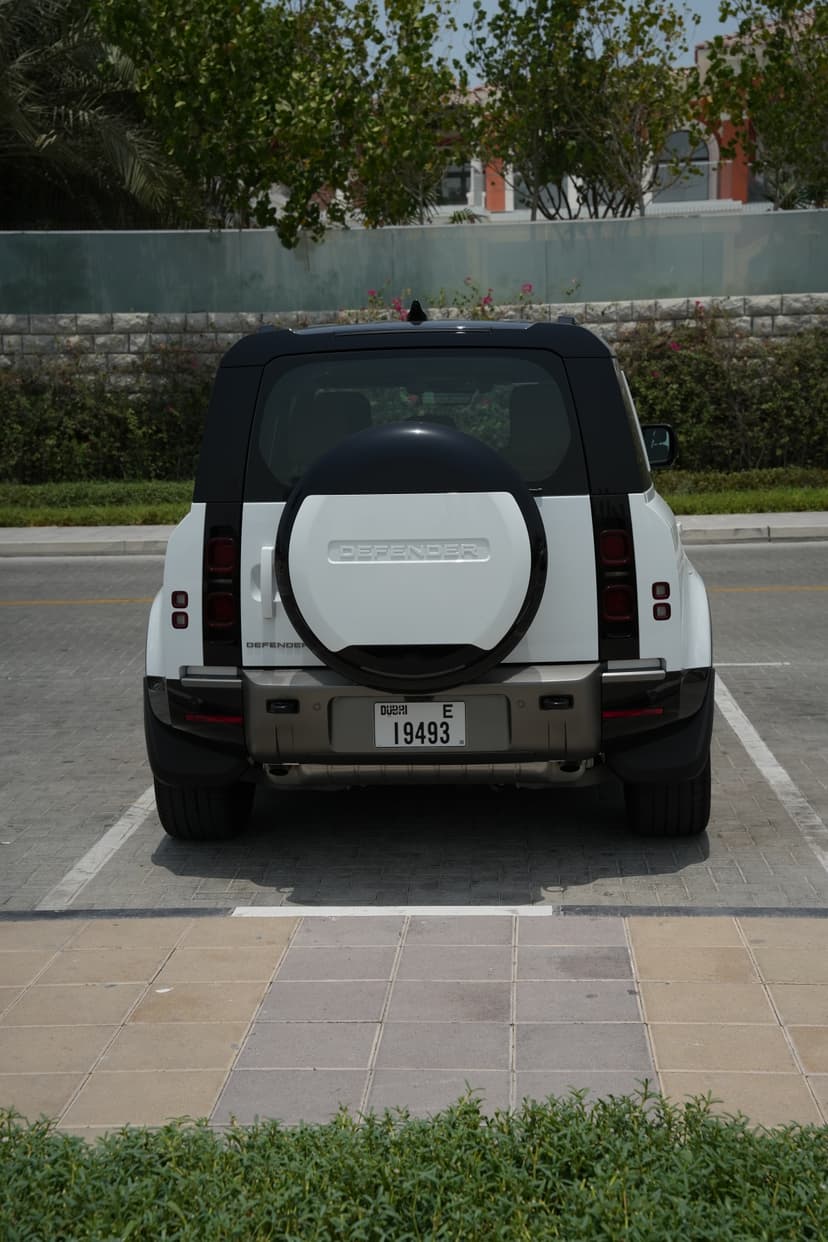 Land Rover Defender 2025 mieten in Dubai - Ansicht 5