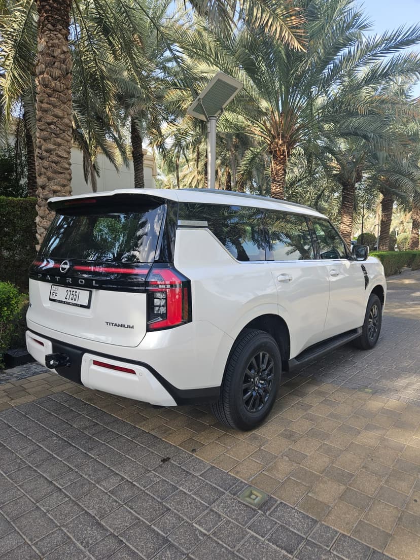 Location Nissan Patrol 2026 Dubaï - Vue 5