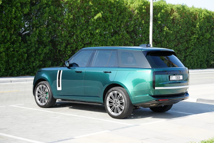 Land Rover Range Rover Autobiography 2023 mieten in Dubai - Ansicht 4