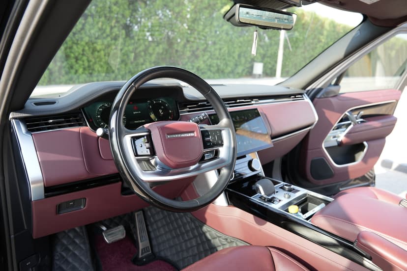 Land Rover Range Rover Autobiography 2023 mieten in Dubai - Ansicht 6
