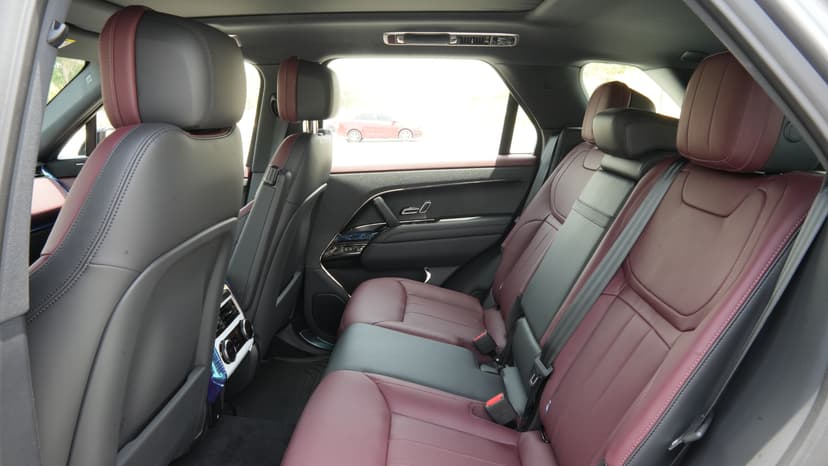 Land Rover Range Rover Sport SV 2025 Rental Dubai - View 9