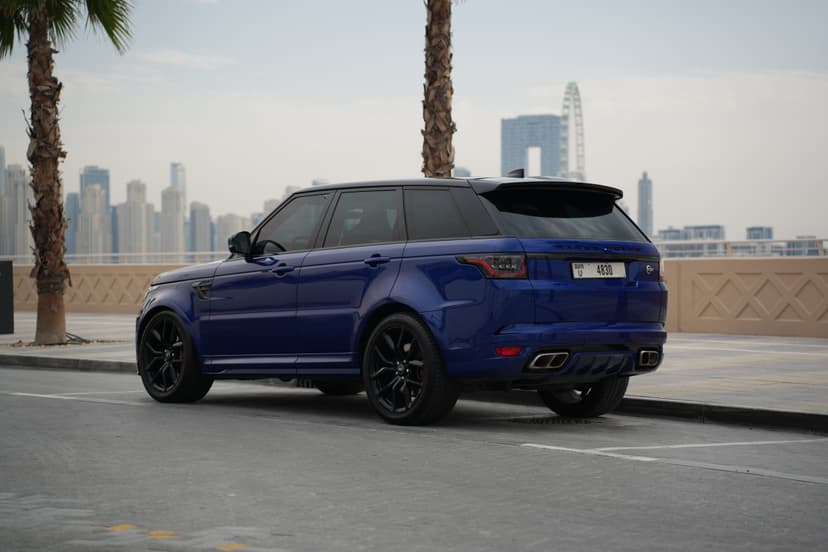 Land Rover Range Rover Sport SVR 2022 mieten in Dubai - Ansicht 4