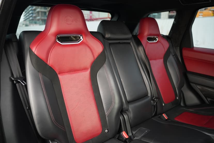 Land Rover Range Rover Sport SVR 2022 mieten in Dubai - Ansicht 7