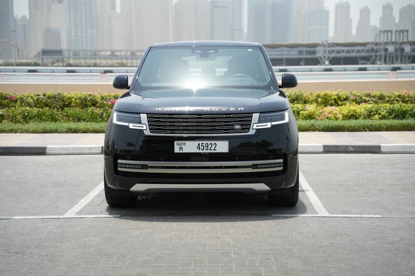 Land Rover Range Rover Vogue 2025 mieten in Dubai - Ansicht 2