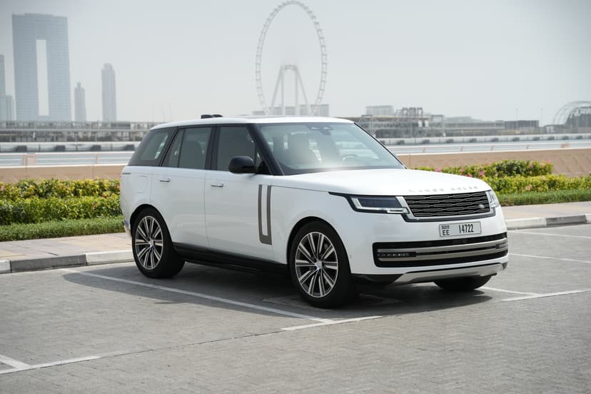 Land Rover Range Rover Vogue 2025 Rental Dubai - View 3