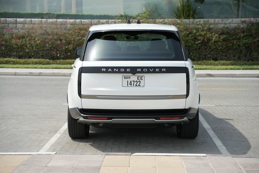 Land Rover Range Rover Vogue 2025 Rental Dubai - View 6