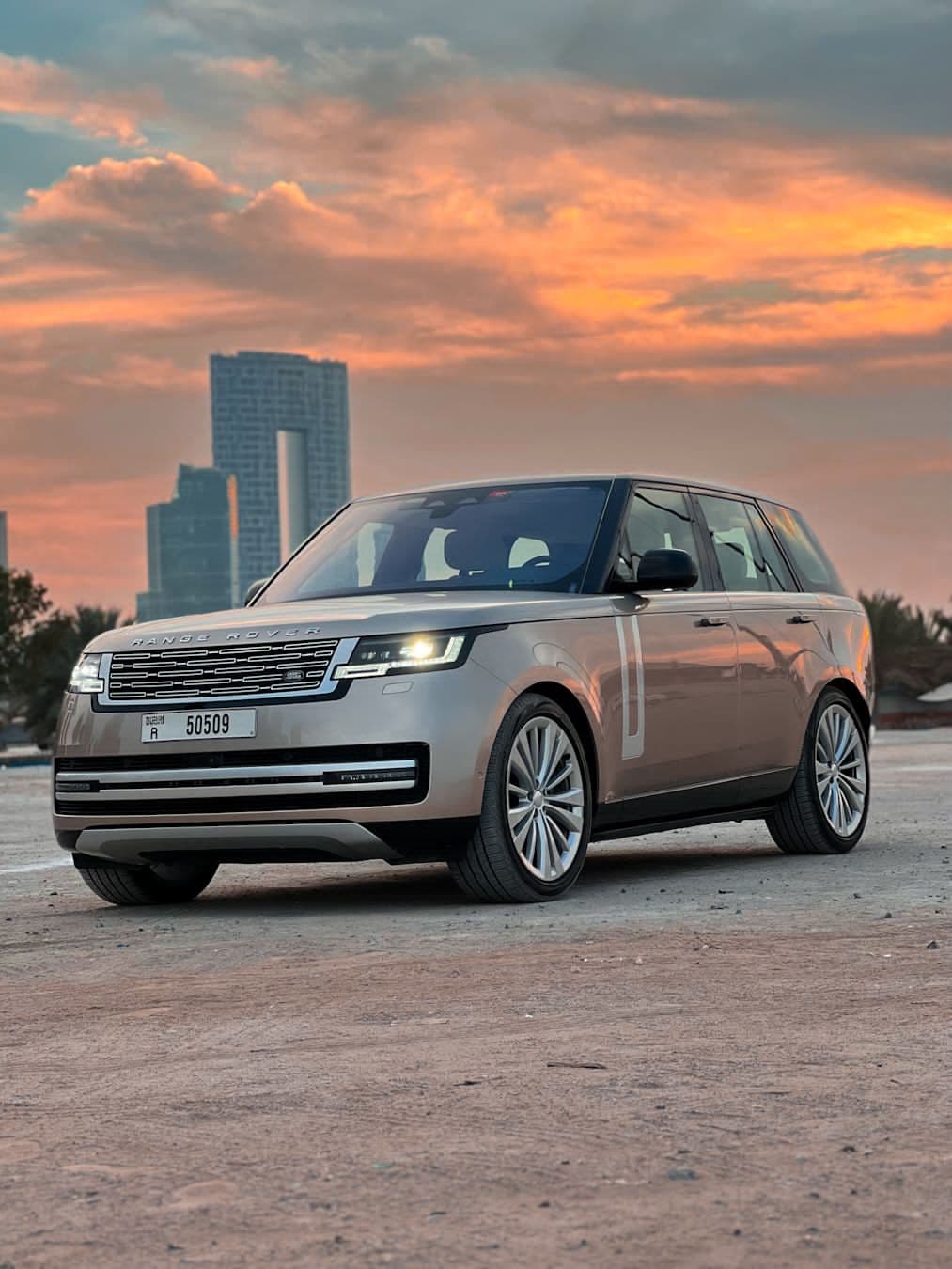 LAND ROVER Range Rover Vogue First Edition 2022 Rental Dubai - Front View