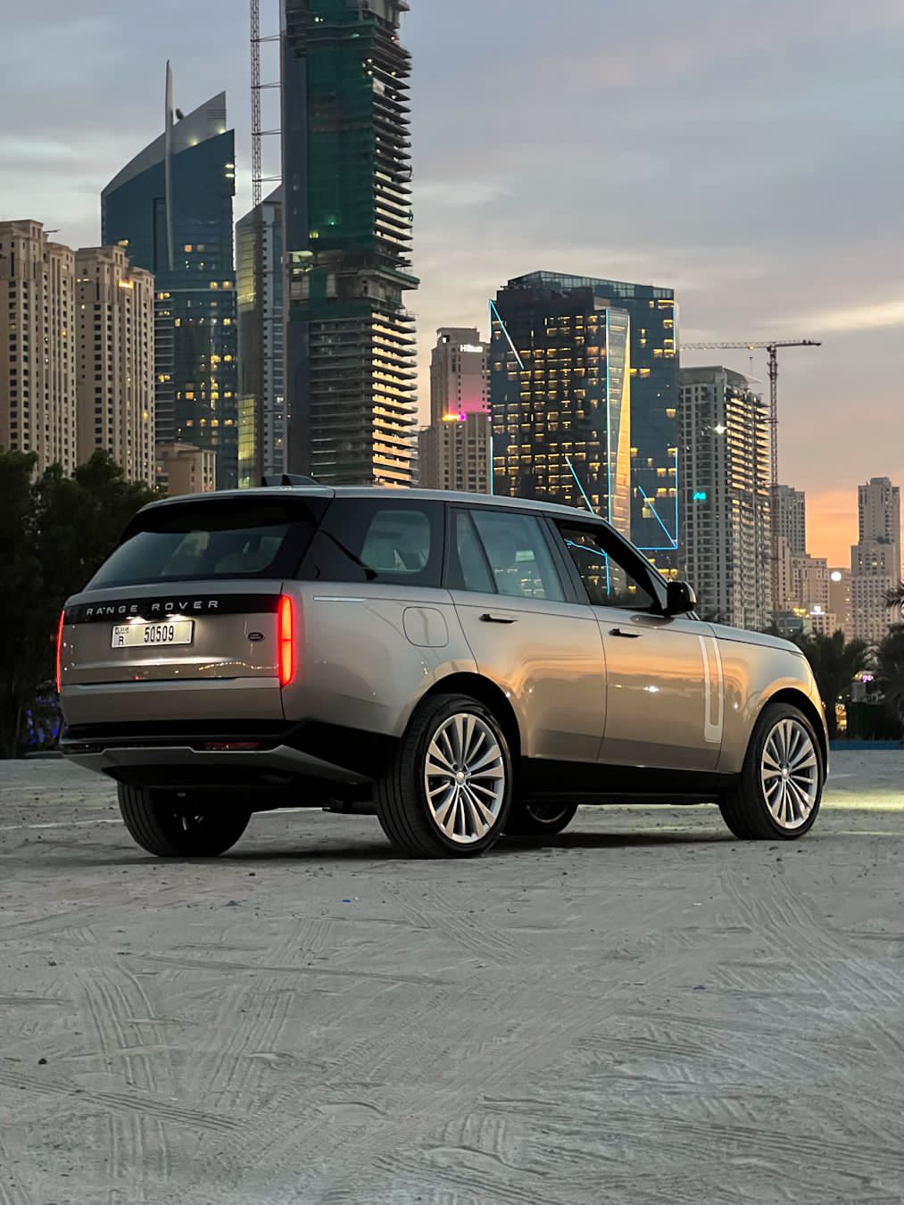 LAND ROVER Range Rover Vogue First Edition 2022 Rental Dubai - Detail View