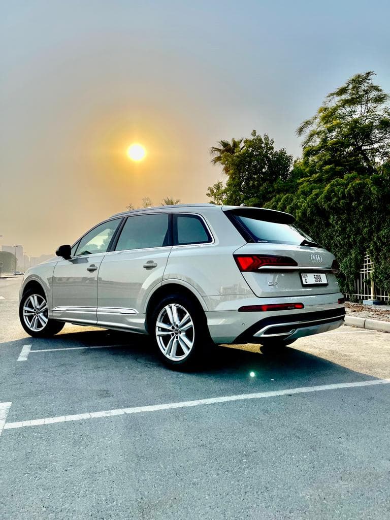 Audi Q7 2021 huren Dubai - Weergave 3