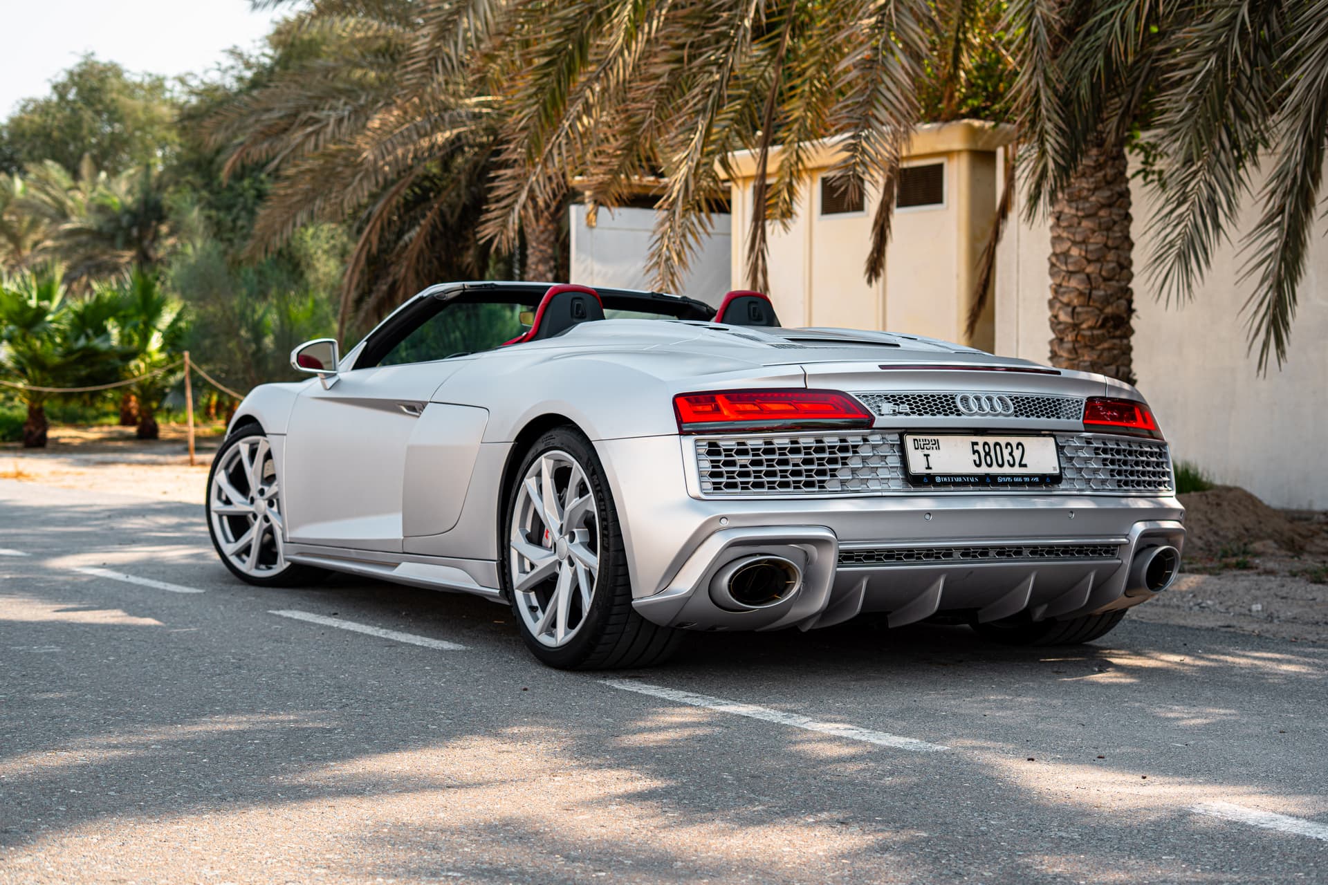 Audi R8 Spyder V10 2022 huren Dubai - Weergave 4