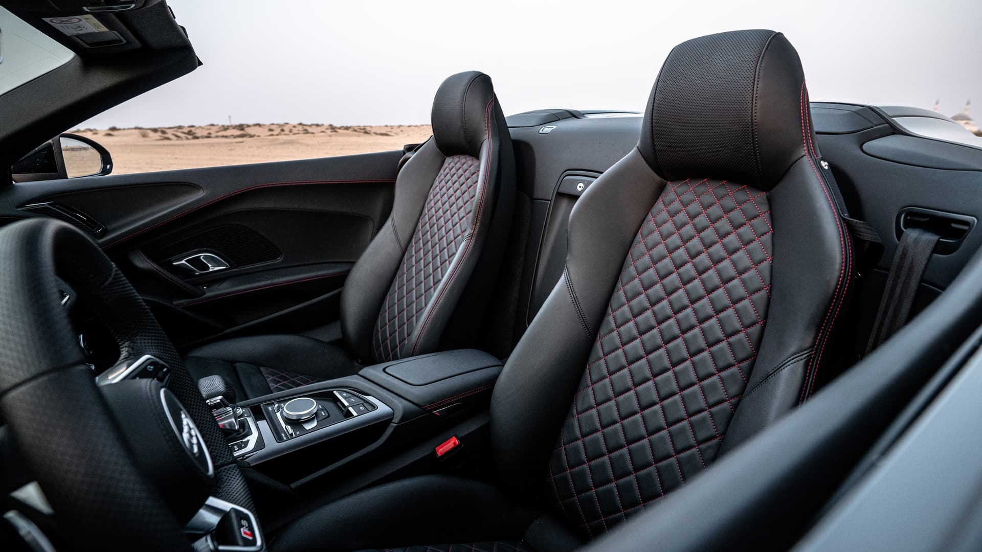 Audi R8 Spyder V10 Performance 2024 huren Dubai - Weergave 2
