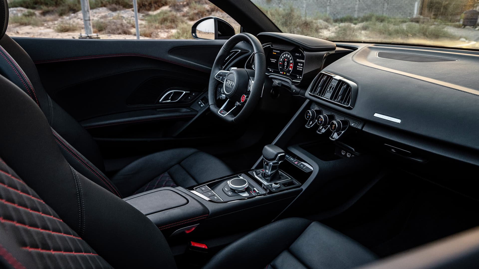 Audi R8 Spyder V10 Performance 2024 huren Dubai - Weergave 3