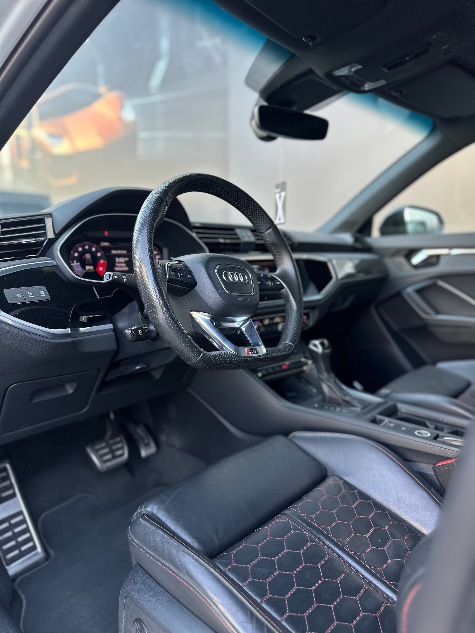 Audi RS Q3 2021 huren Dubai - Weergave 4