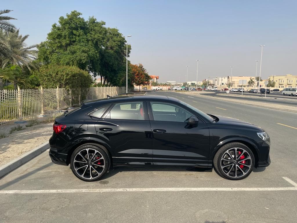 Audi RS Q3 2022 huren Dubai - Weergave 2