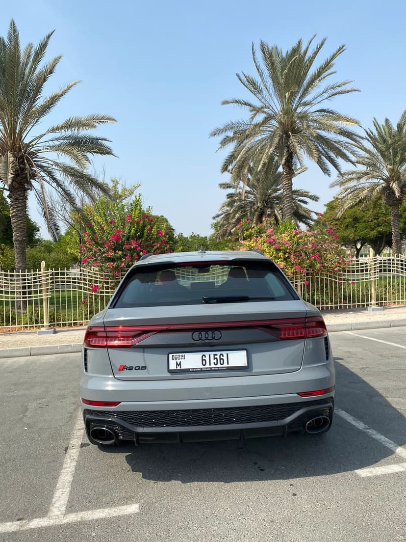 Audi RS Q8 2021 huren Dubai - Weergave 4