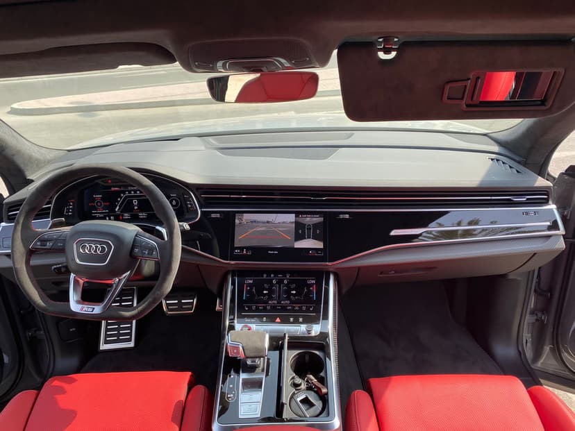 Audi RS Q8 2021 huren Dubai - Weergave 7