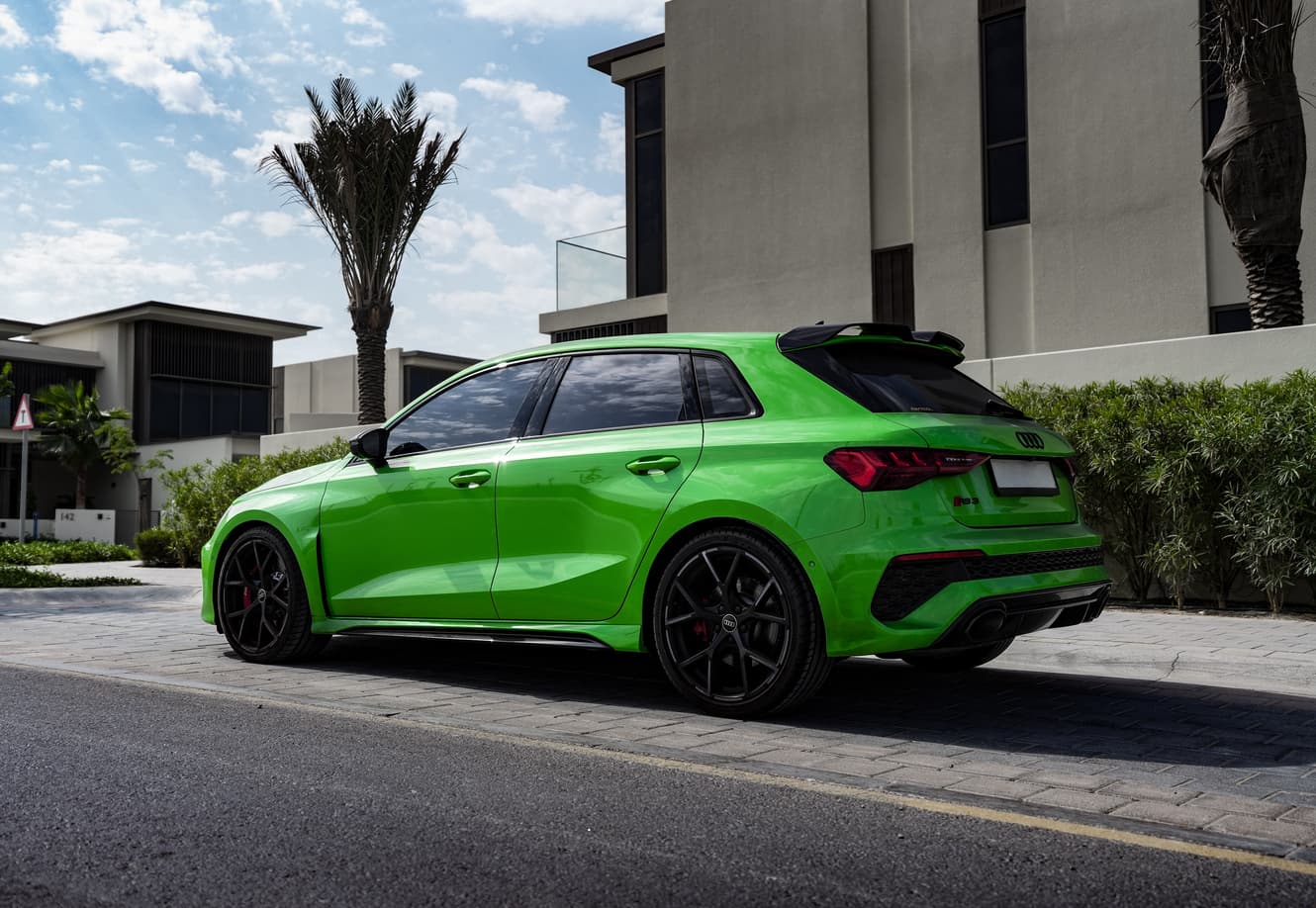 Audi RS3 2024 huren Dubai - Vooraanzicht